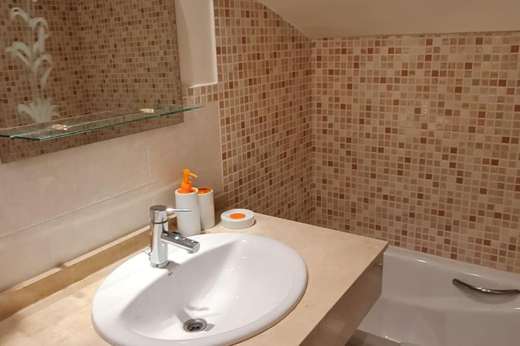 Villa Lux فينيسترات المظهر الخارجي الصورة